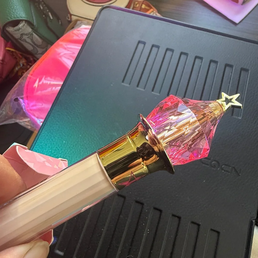 Jeffree Star Magic Star Long Coverage Lip Gloss‎